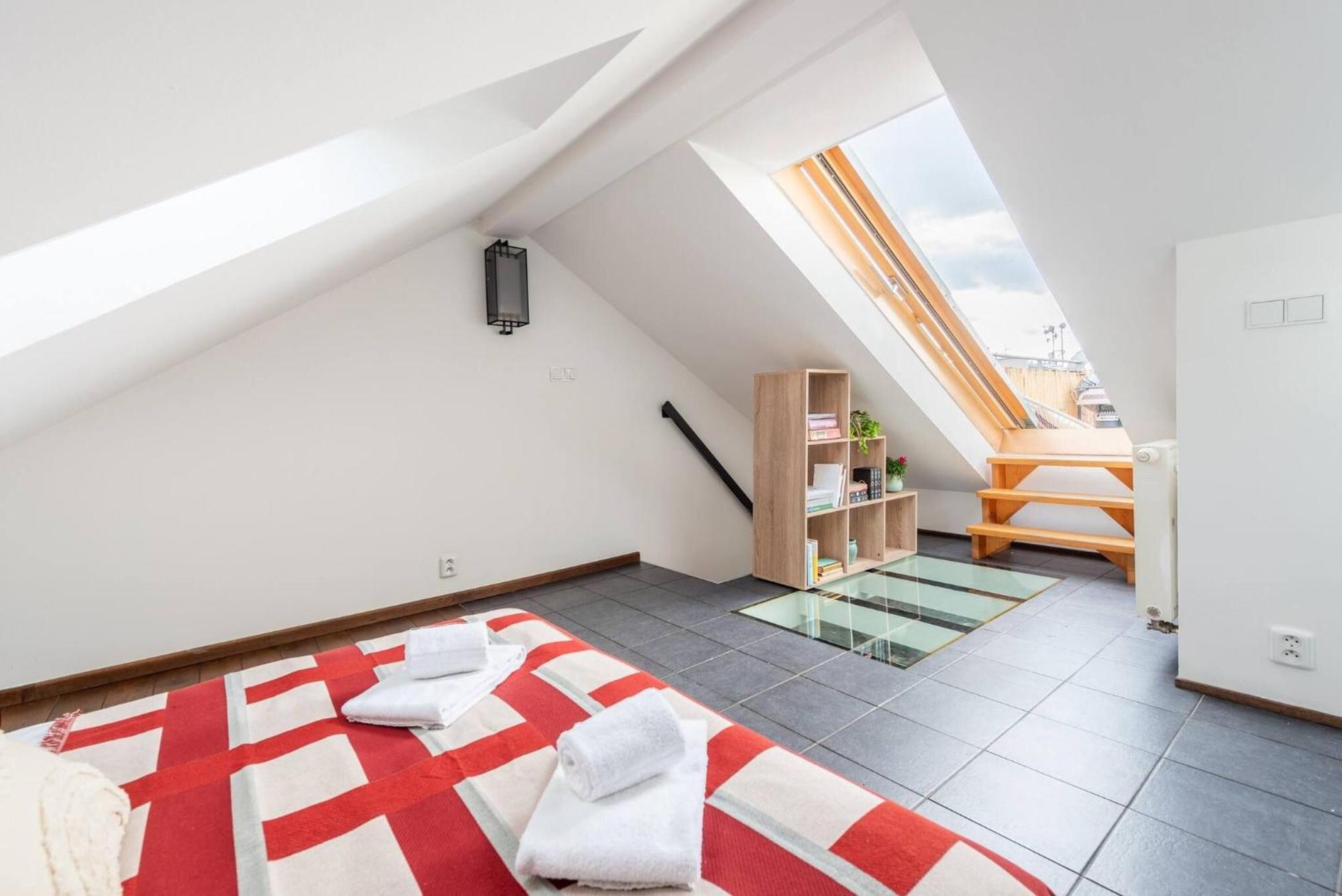 Charming In Vrsovice With Roof Terrace